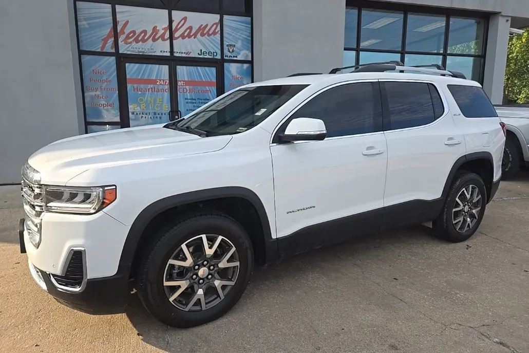 2022 Gmc Acadia SLE photo 1