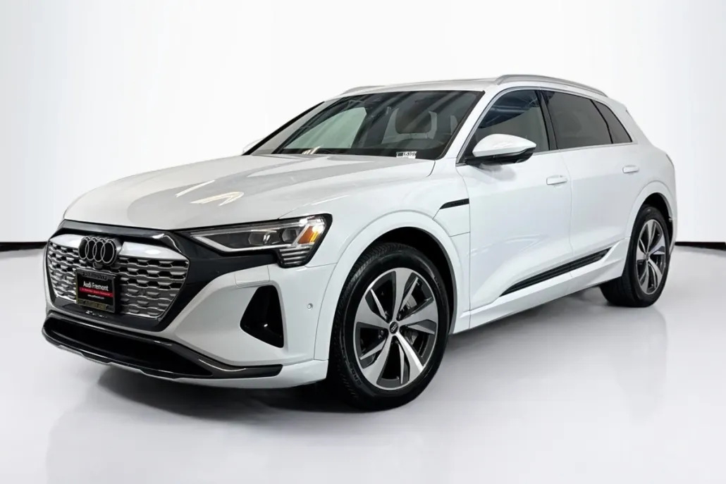 2024 Audi Q8 E-tron Premium Plus photo 1