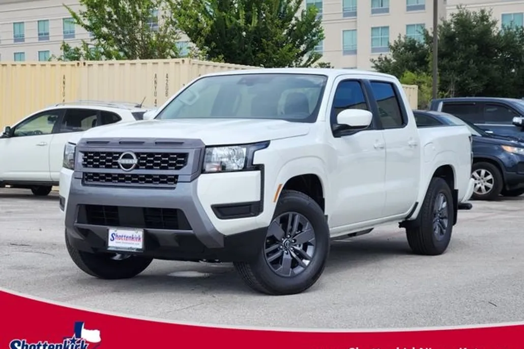 2025 Nissan Frontier SV Crew Cab photo 1