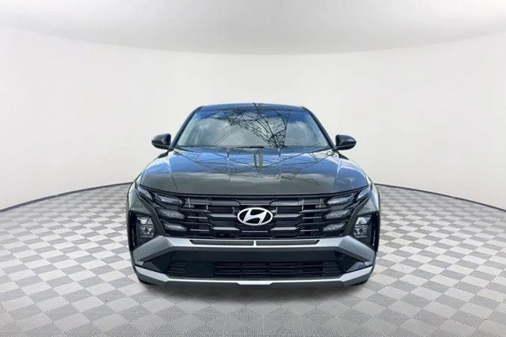 2025 Hyundai Tucson SE photo 1