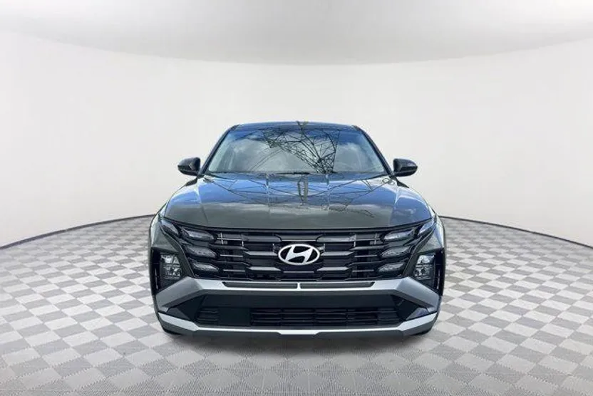 2025 Hyundai Tucson SE photo 1