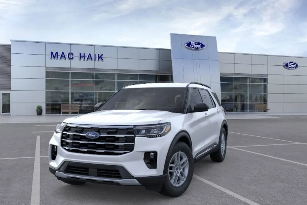 2025 Ford Explorer photo 1