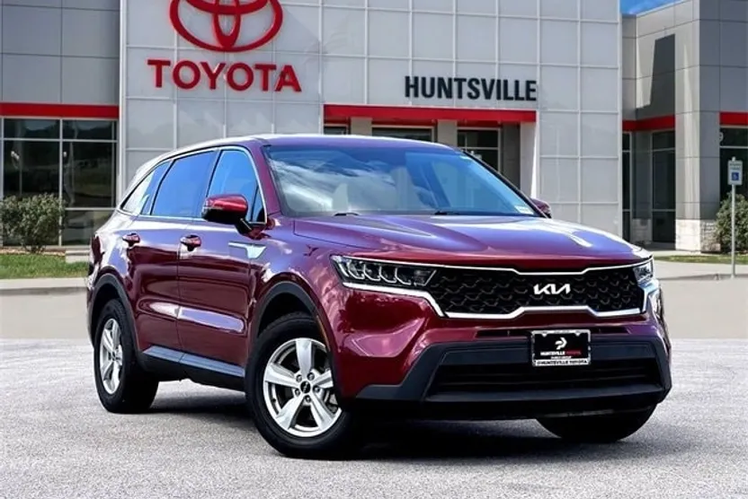 2023 Kia Sorento LX photo 1