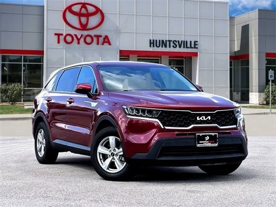 2023 Kia Sorento LX photo 1