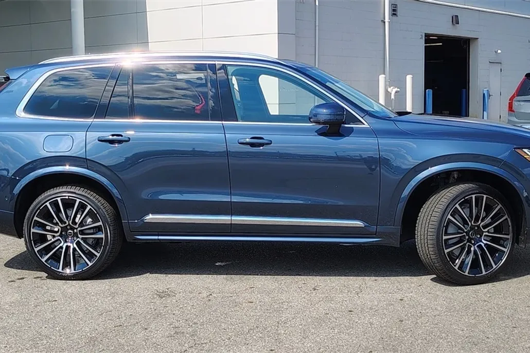 2026 Volvo XC90 Plus photo 1