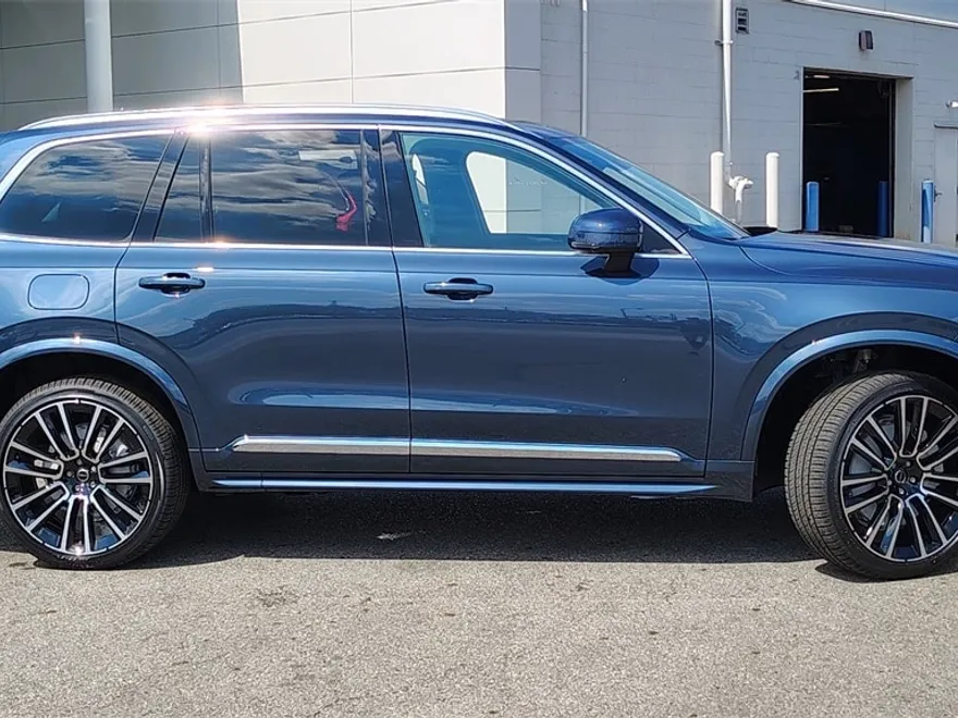 2026 Volvo XC90 Plus photo 1