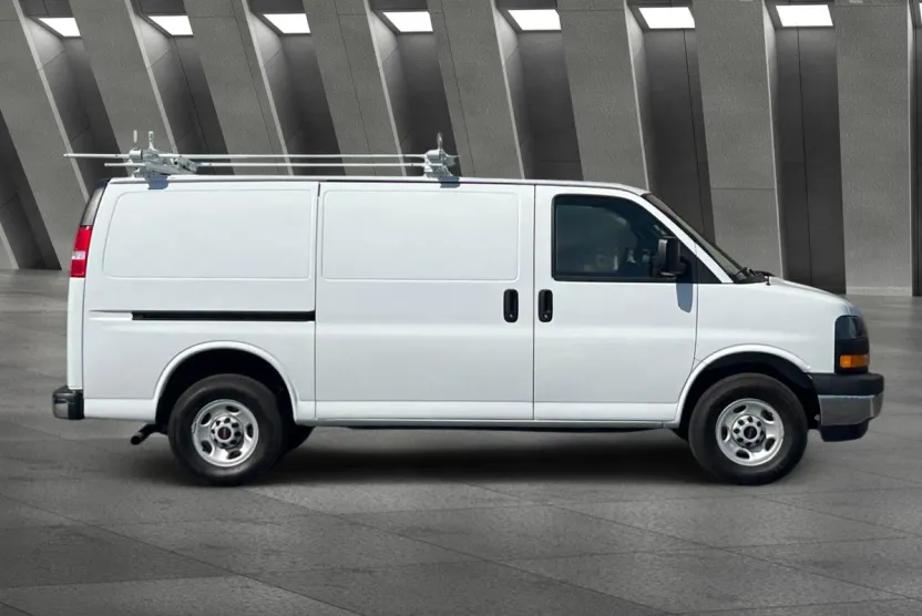2023 Gmc Savana Cargo 2500 photo 1