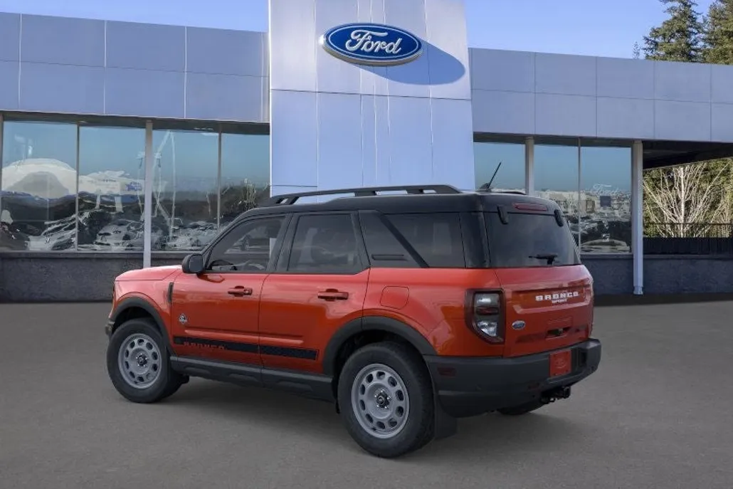 2024 Ford Bronco Sport Outer Banks photo 1