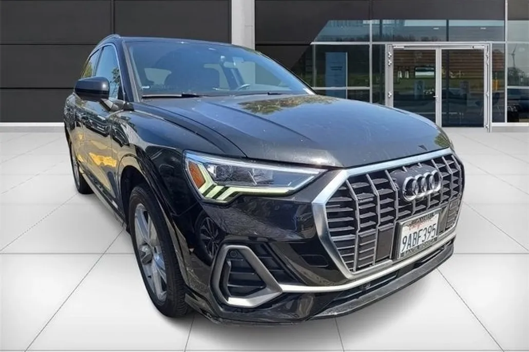 2022 Audi Q3 S line Premium Plus photo 1