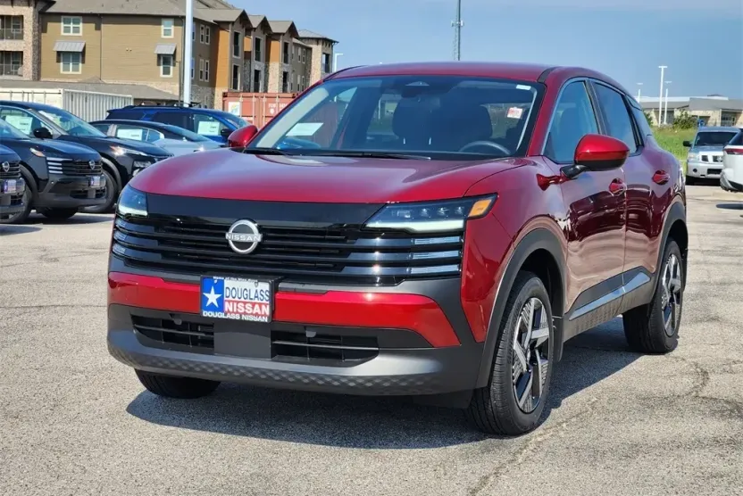 2025 Nissan Kicks SV photo 1