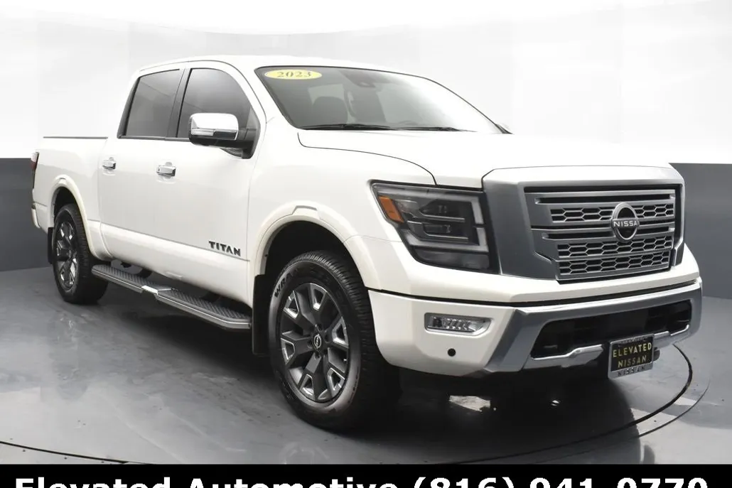 2023 Nissan Titan Platinum Reserve Crew Cab photo 1