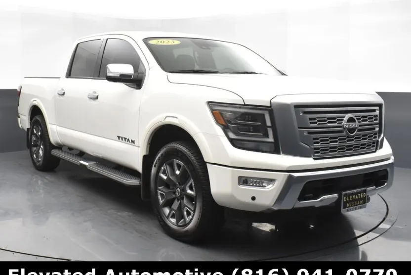 2023 Nissan Titan Platinum Reserve Crew Cab photo 1