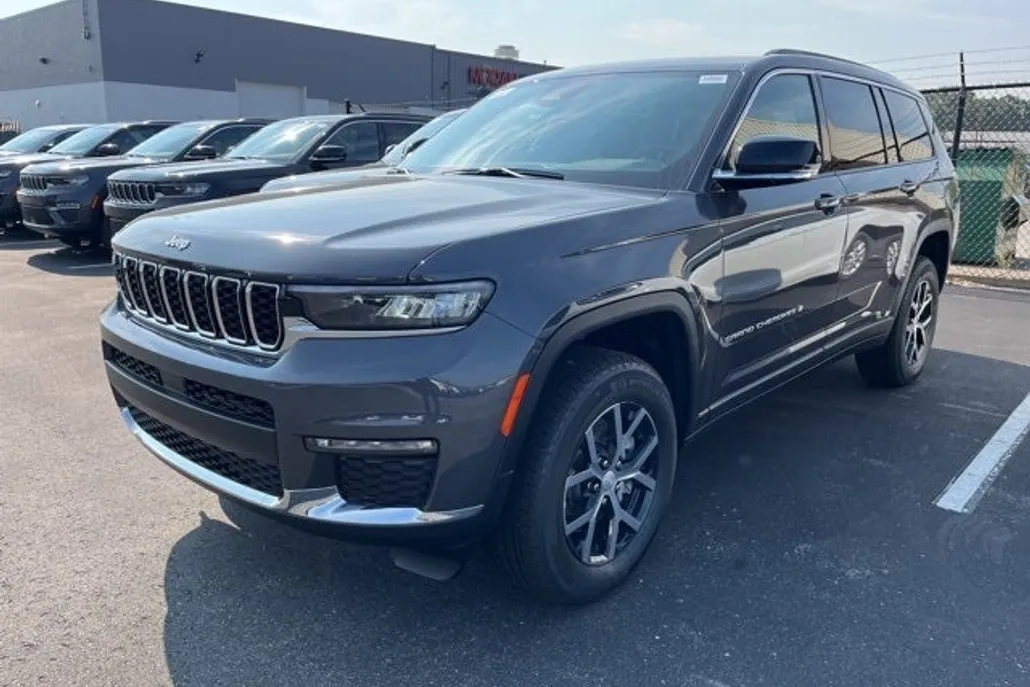2025 Jeep Grand Cherokee Limited photo 1