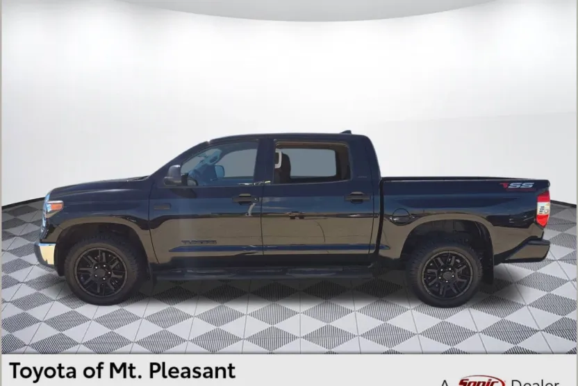 2021 Toyota Tundra SR5 CrewMax photo 1