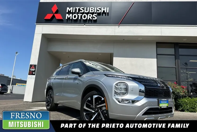 2025 Mitsubishi Outlander PHEV SEL photo 1