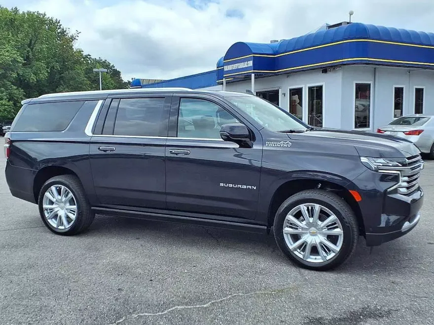 2024 Chevrolet Suburban High Country photo 1