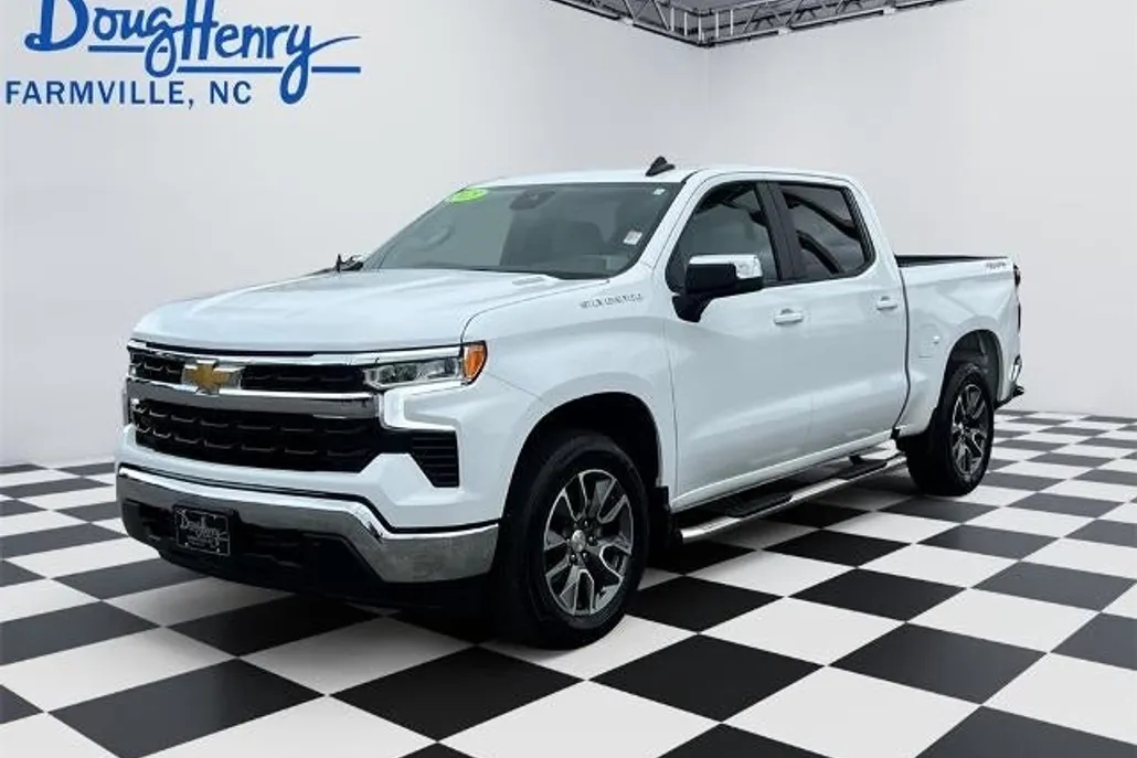2025 Chevrolet Silverado 1500 LT photo 1