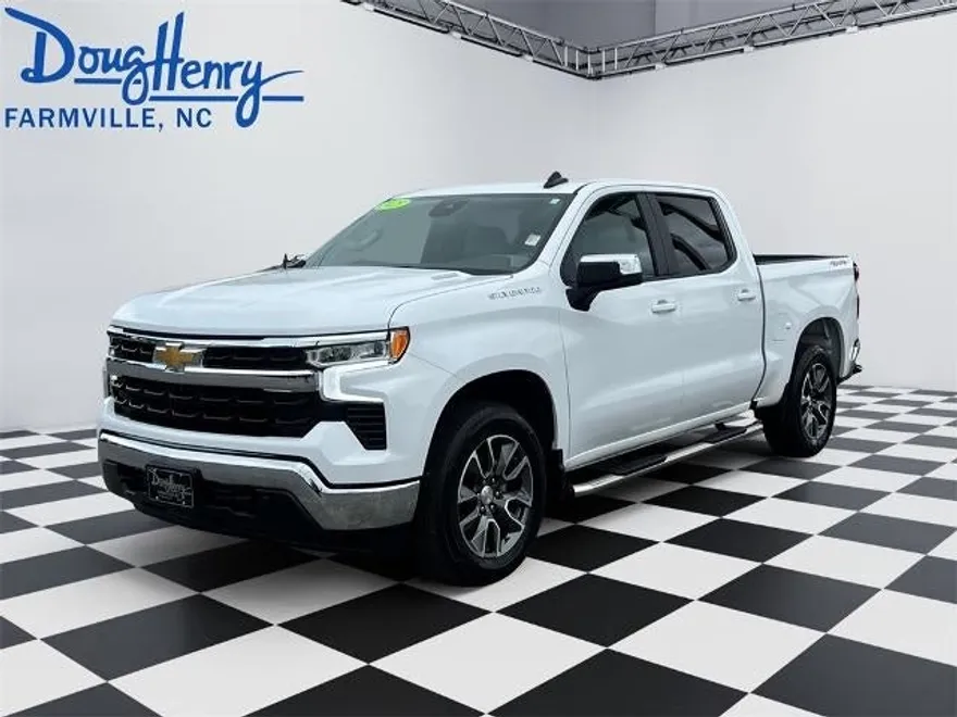 2025 Chevrolet Silverado 1500 LT photo 1