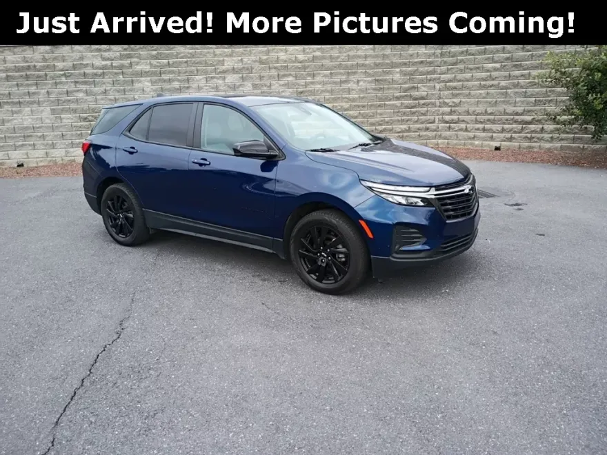 2023 Chevrolet Equinox LS photo 1