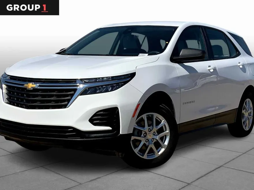 2024 Chevrolet Equinox LS photo 1