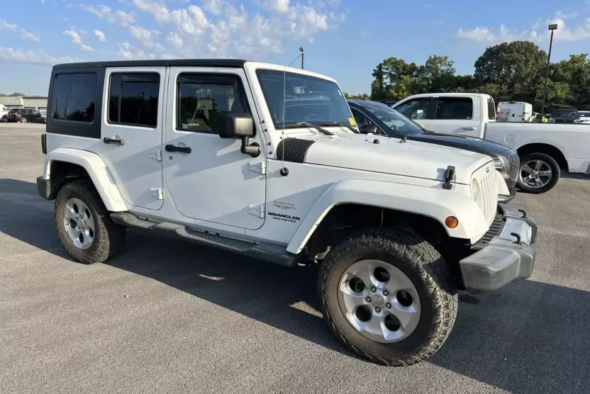 2015 Jeep Wrangler Unlimited Sahara photo 1
