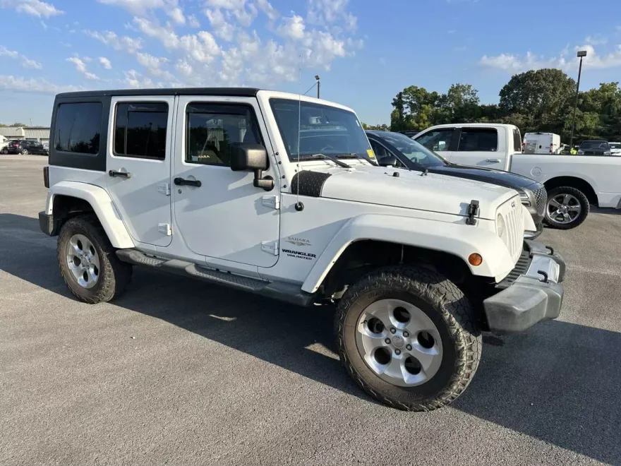 2015 Jeep Wrangler Unlimited Sahara photo 1