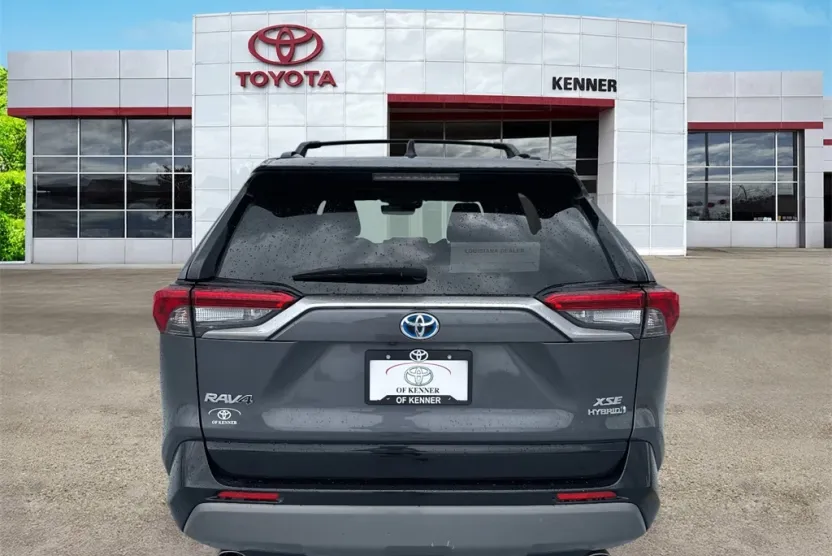 2020 Toyota RAV4 Hybrid XSE photo 1