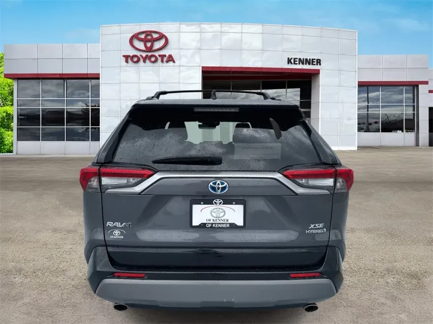 2020 Toyota RAV4 Hybrid XSE photo 1