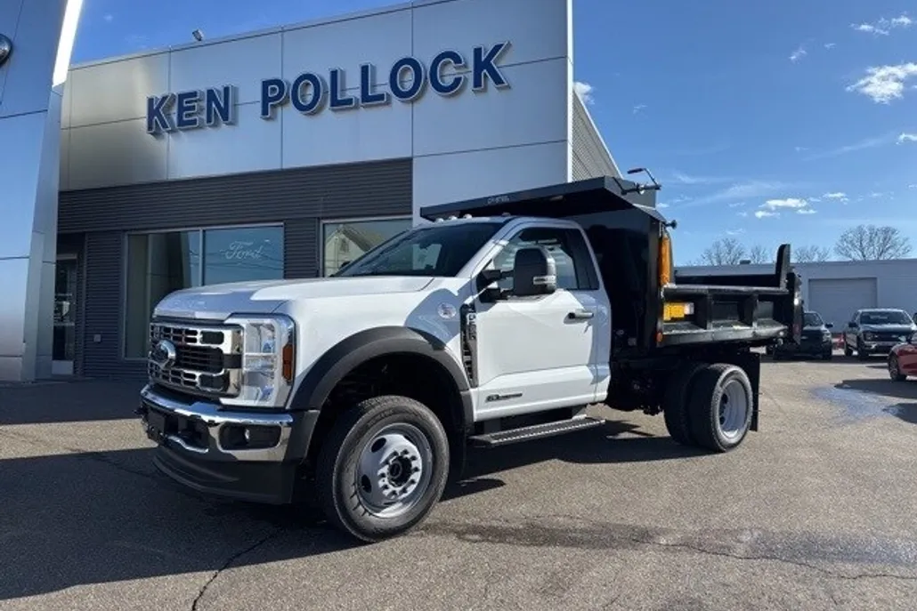 2024 Ford F-550 photo 1