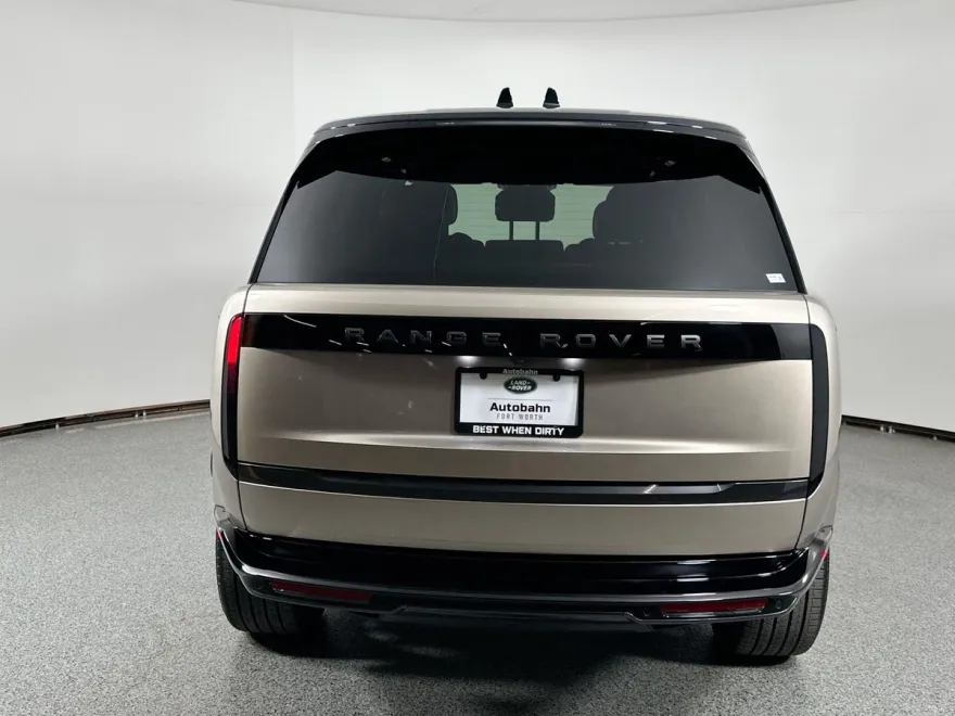 2025 Land Rover Range Rover SE photo 1