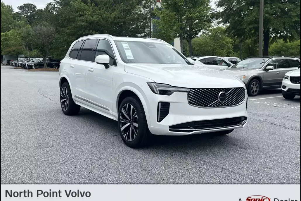 2025 Volvo XC90 Core photo 1