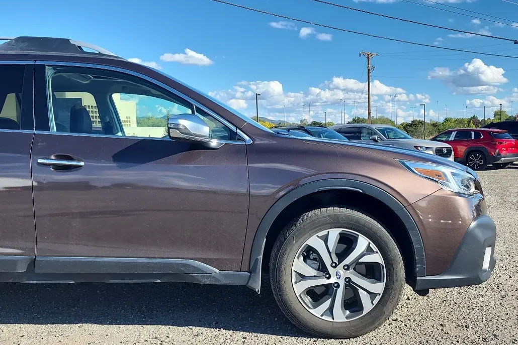 2020 Subaru Outback Touring XT photo 1