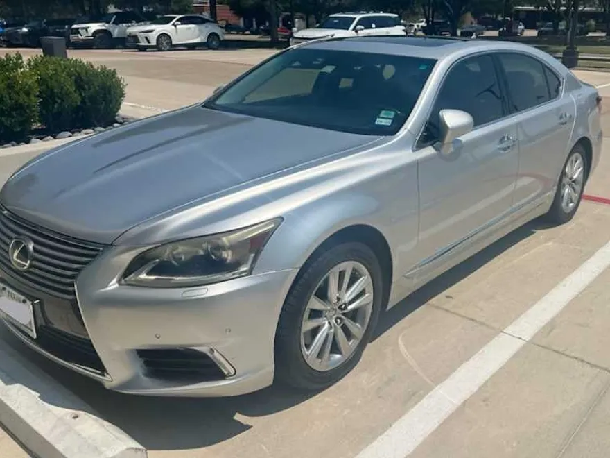 2013 Lexus LS 460 photo 1