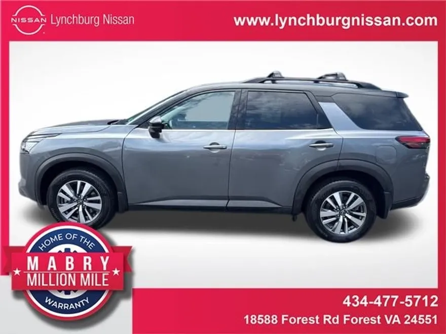 2024 Nissan Pathfinder SL photo 1