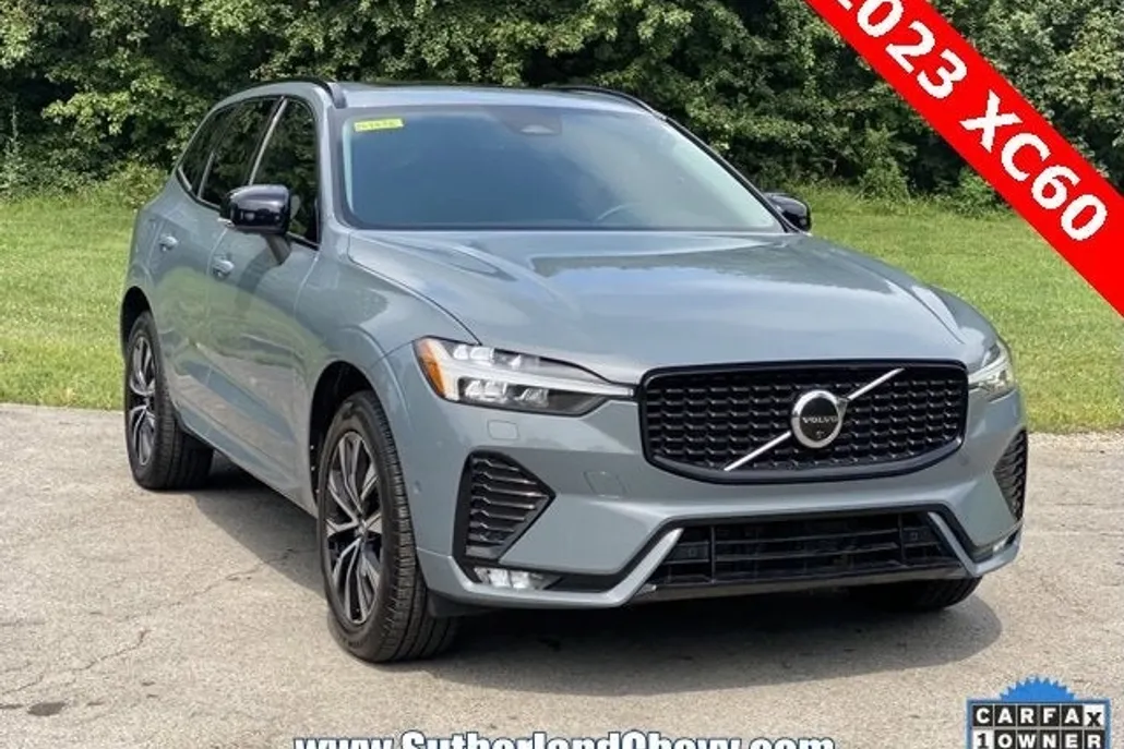 2023 Volvo XC60 Plus photo 1