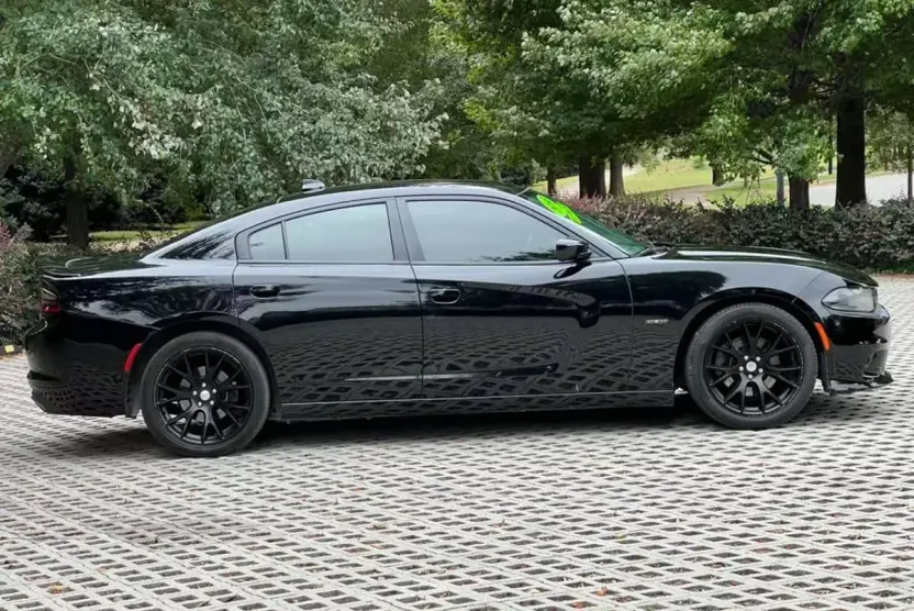 2018 Dodge Charger R/T photo 1