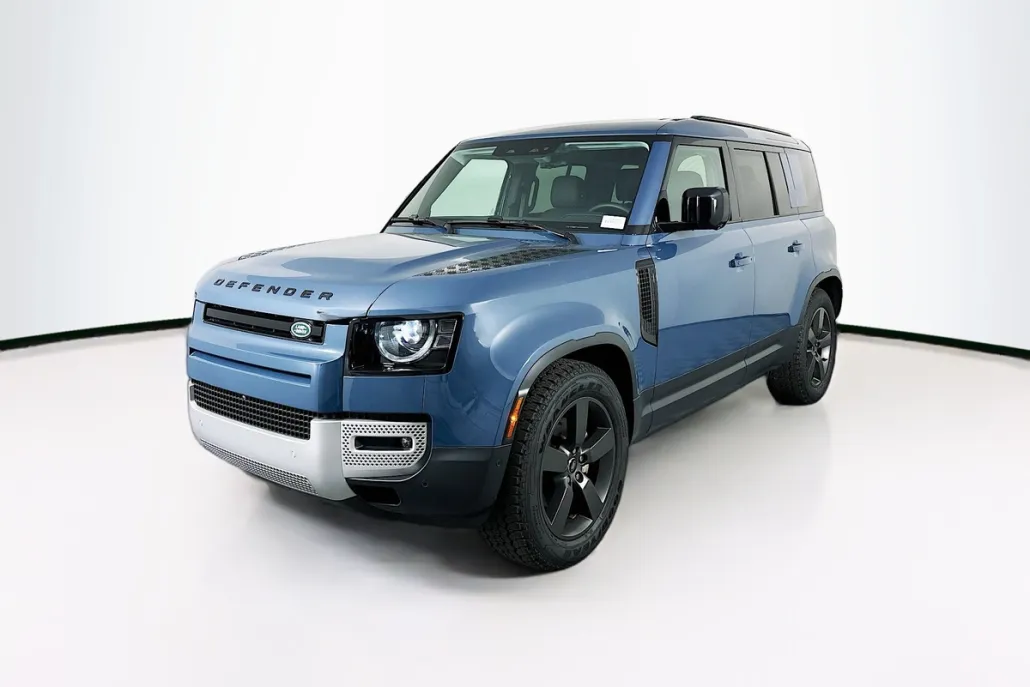2025 Land Rover Defender 110 S photo 1