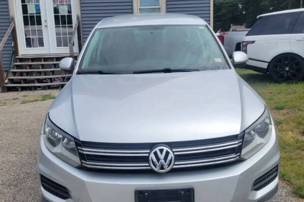 2014 Volkswagen Tiguan SEL photo 1