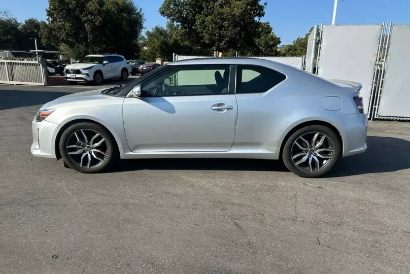 2014 Scion tC Base photo 1