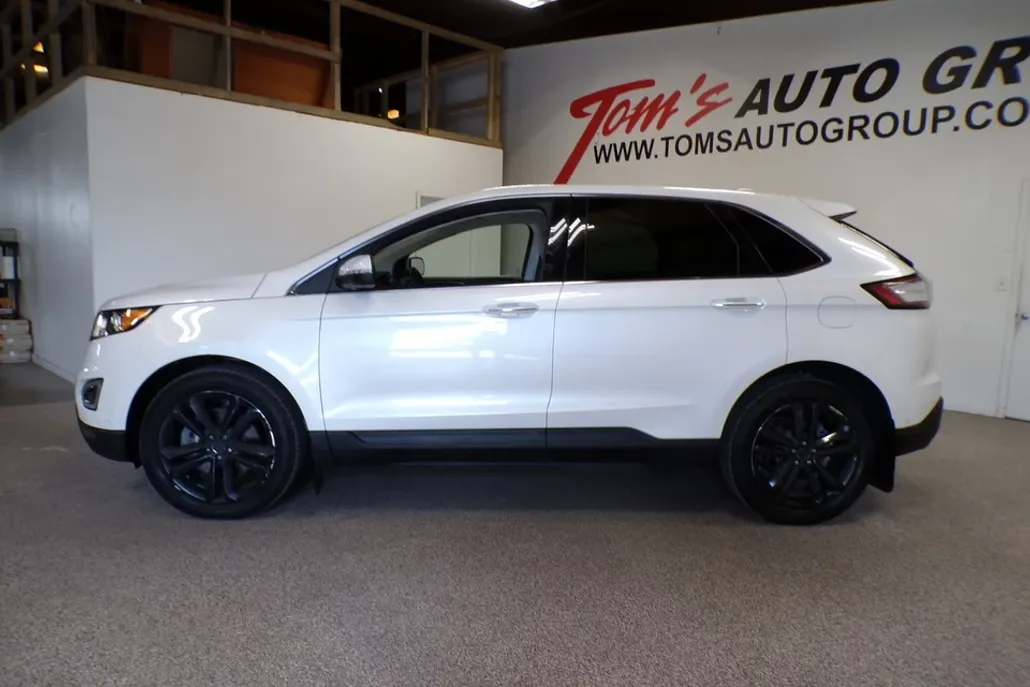 2017 Ford Edge Titanium photo 1