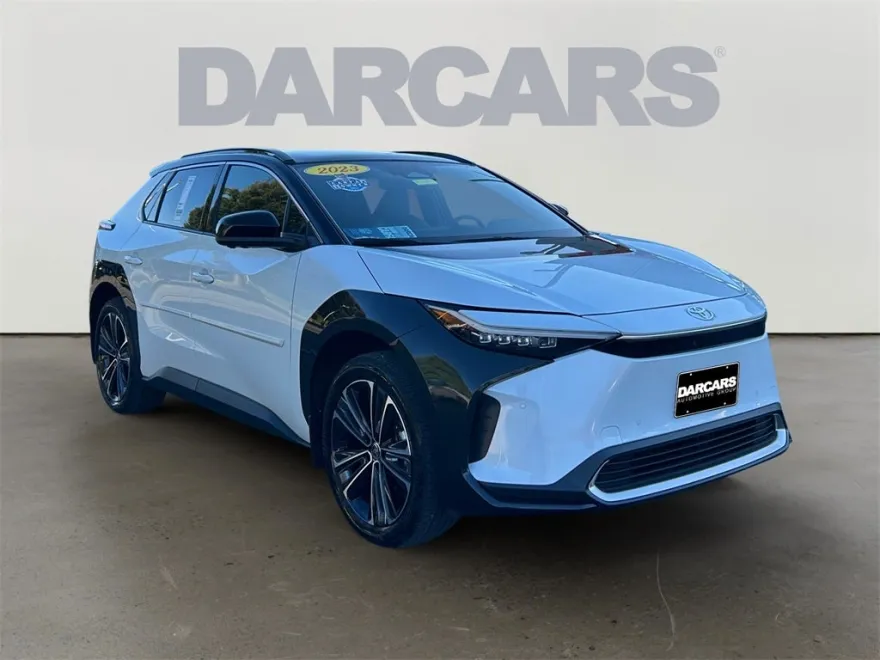 2023 Toyota bZ4X Limited photo 1