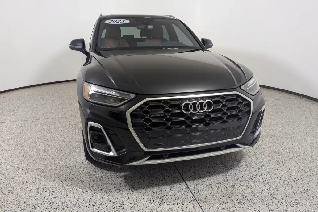 2025 Audi Q5 S line Premium Plus 45 TFSI photo 1