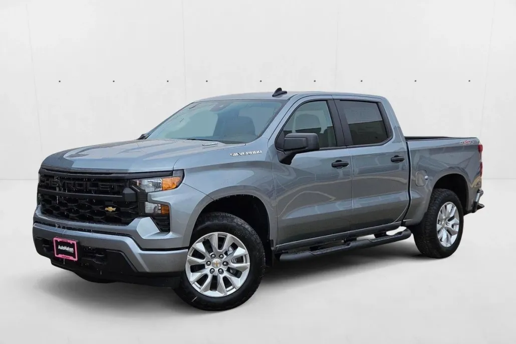 2025 Chevrolet Silverado 1500 Custom photo 1