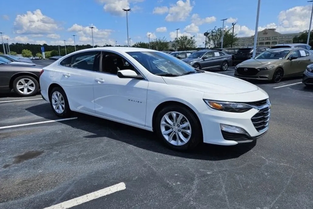 2023 Chevrolet Malibu 1LT photo 1