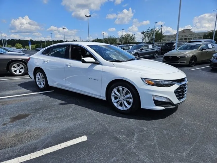 2023 Chevrolet Malibu 1LT photo 1