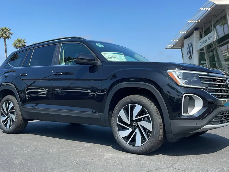 2025 Volkswagen Atlas SE Technology photo 1