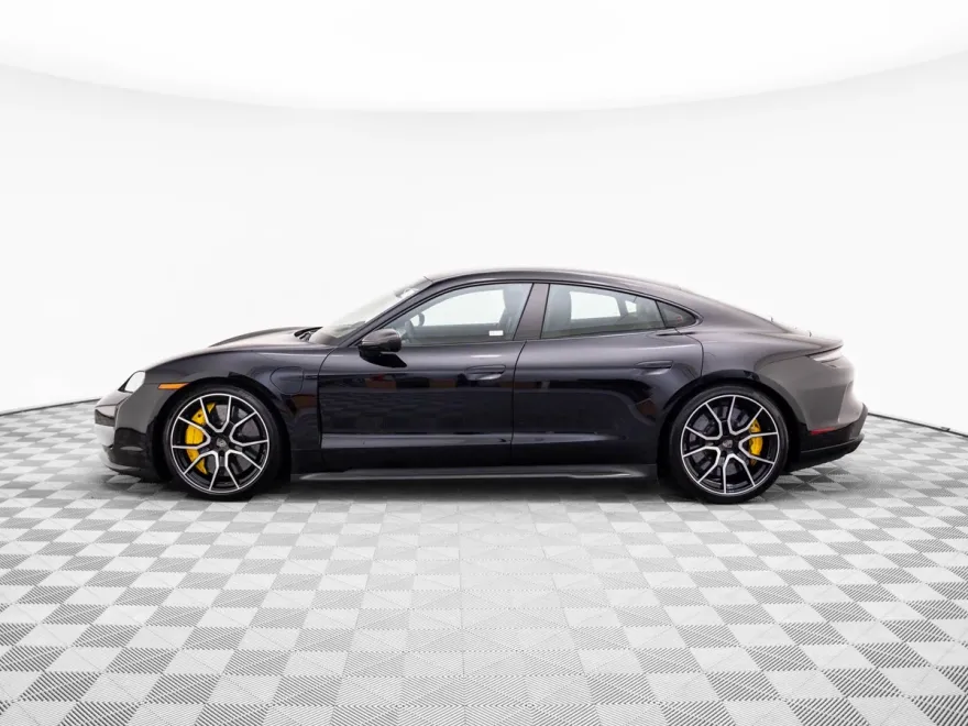 2025 Porsche Taycan Turbo S photo 1