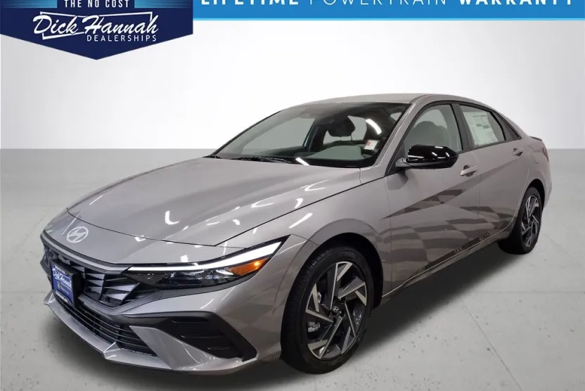 2025 Hyundai Elantra SEL Sport photo 1