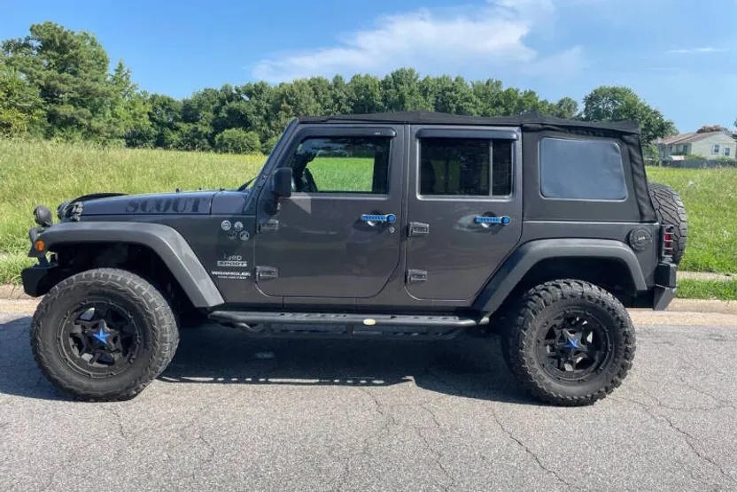 2016 Jeep Wrangler Unlimited Sport S photo 1