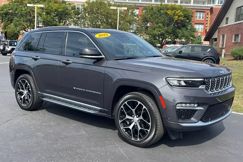 2022 Jeep Grand Cherokee Summit Reserve photo 1